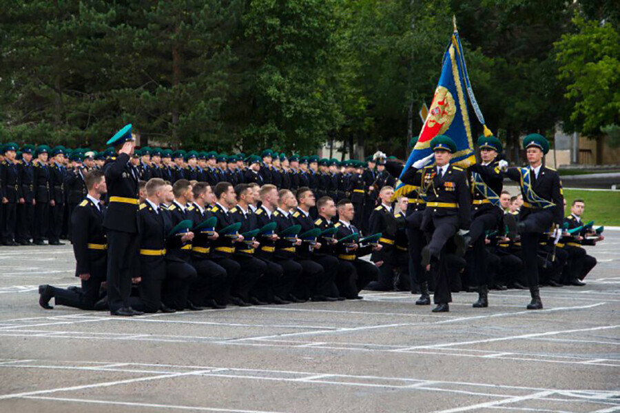 В центре Благовещенска ограничат движение транспорта