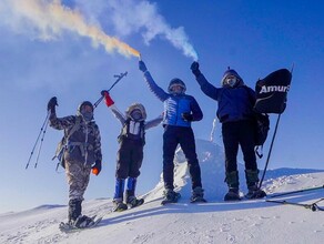 В Амурской области при восхождении на гору Брюс тургруппу спасла мобильная связь фото видео