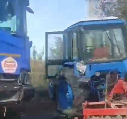 Жесткое ДТП в Приамурье самосвал и трактор не поделили дорогу видео 