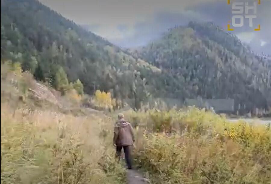 В тайге исчезла семья с пятилетней дочкой В небо поднимут вертолет видео