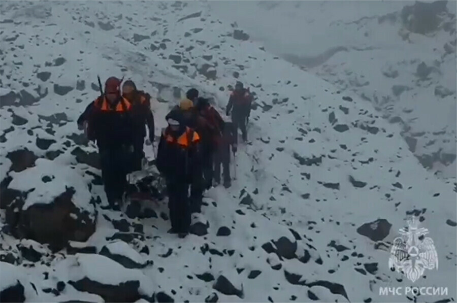 Погибли известный альпинист и женщина подробности трагедии на Вилючинском вулкане Камчатки фото видео