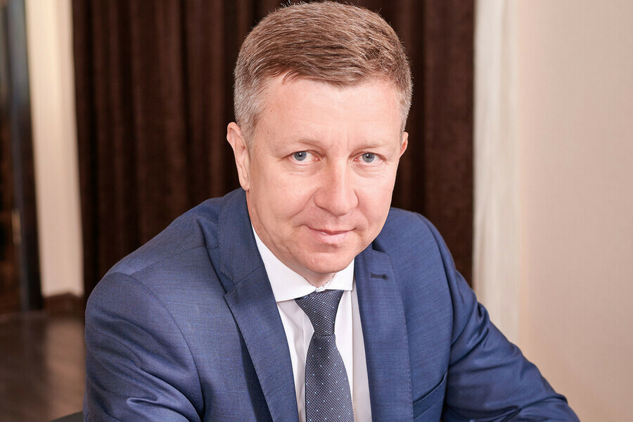 Чиновник пытался сбежать от силовиков с 12 килограммами золота костылями и 100 миллионами рублей