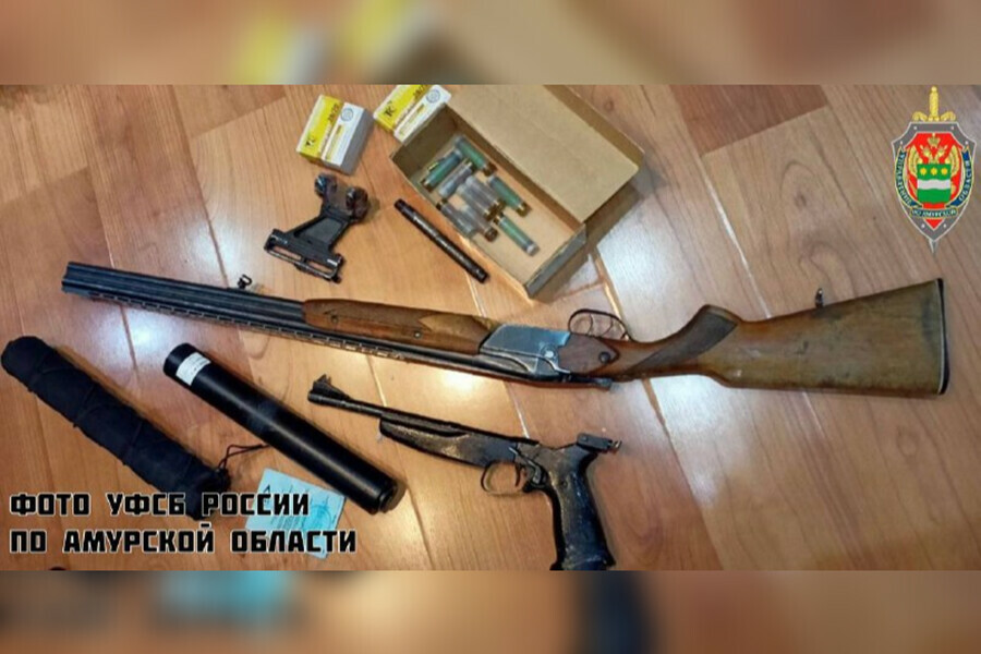 Амурчанин в Красной шапочке хранил и дорабатывал оружие 