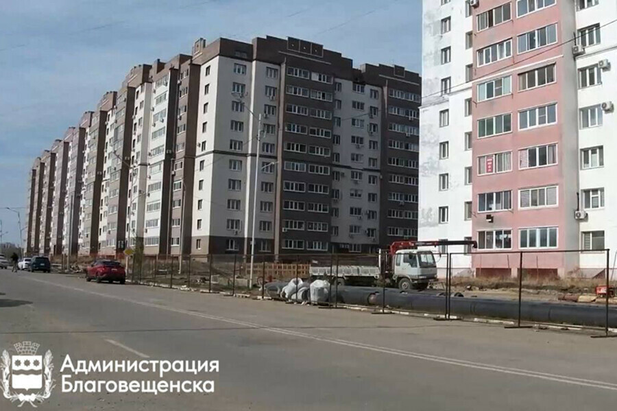 Мэрия в 800м квартале Благовещенска ведутся работы по подаче тепла в жилые дома