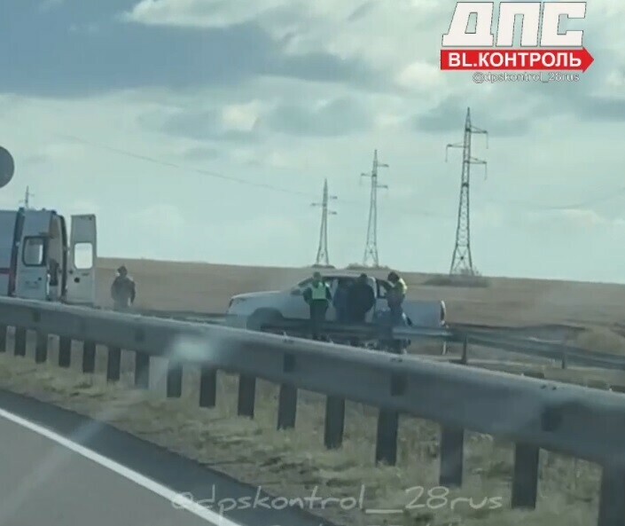 Еще одно авто вылетело с трассы в Амурской области Понадобилась помощь врачей