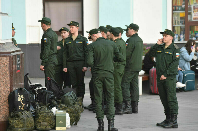 Призывников планируют штрафовать за неявку в военкомат в течение месяца