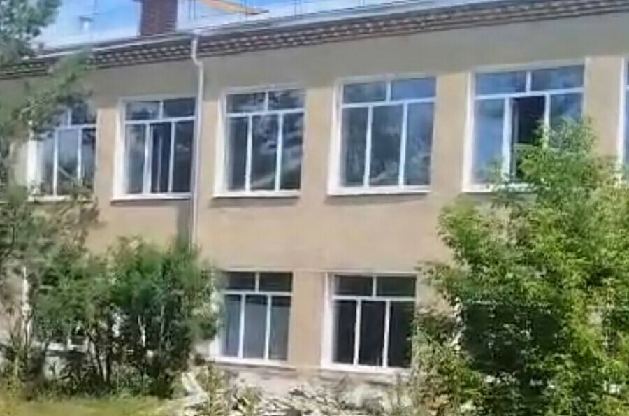 Подходит к концу ремонт в сельской школе Амурской области