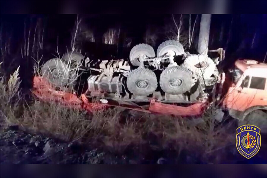 В Амурской области перевернулся КамАЗ Погиб человек видео