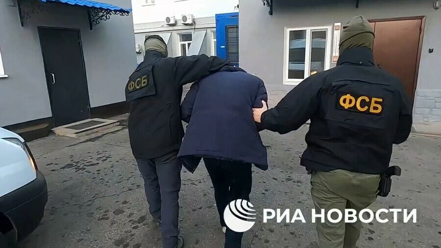 В Амурской области задержан мужчина за передачу данных о движении военной техники в зону СВО
