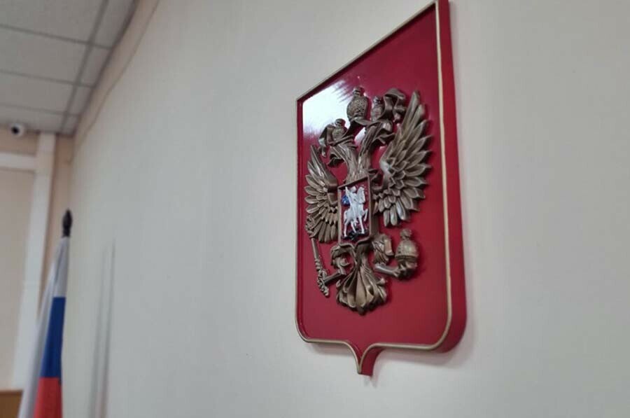 Осужден за мошенничество авиадиспетчер работавший на местных воздушных линиях в Зее