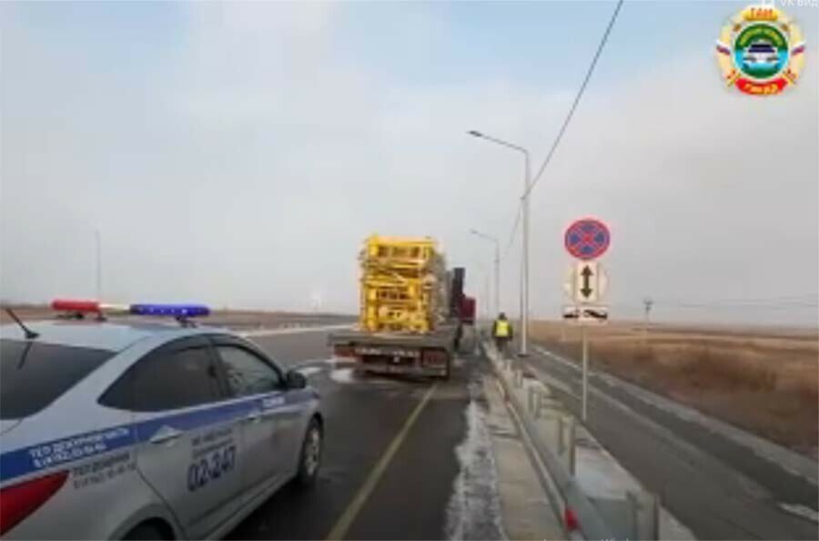 В Приамурье наказан водитель бросивший груженый прицеп видео