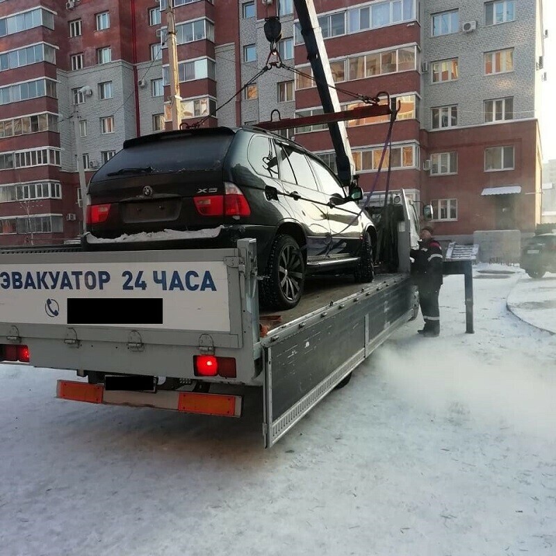 В микрорайоне Благовещенска в выходные эвакуировали авто которые мешали мусоровозам