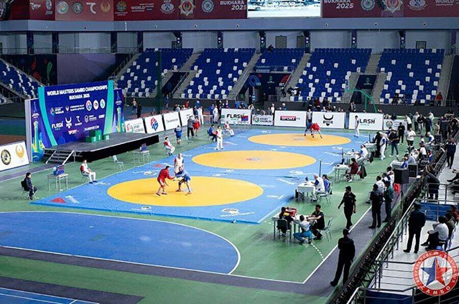 На чемпионате мира в Бухаре амурский самбист Игорь Докучаев завоевал достойную награду фото видео