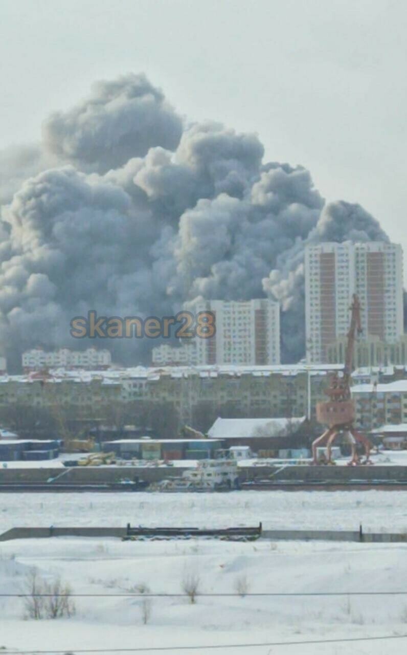 Над Хэйхэ поднимаются огромные клубы черного дыма Что горит фото видео ОБНОВЛЕНО