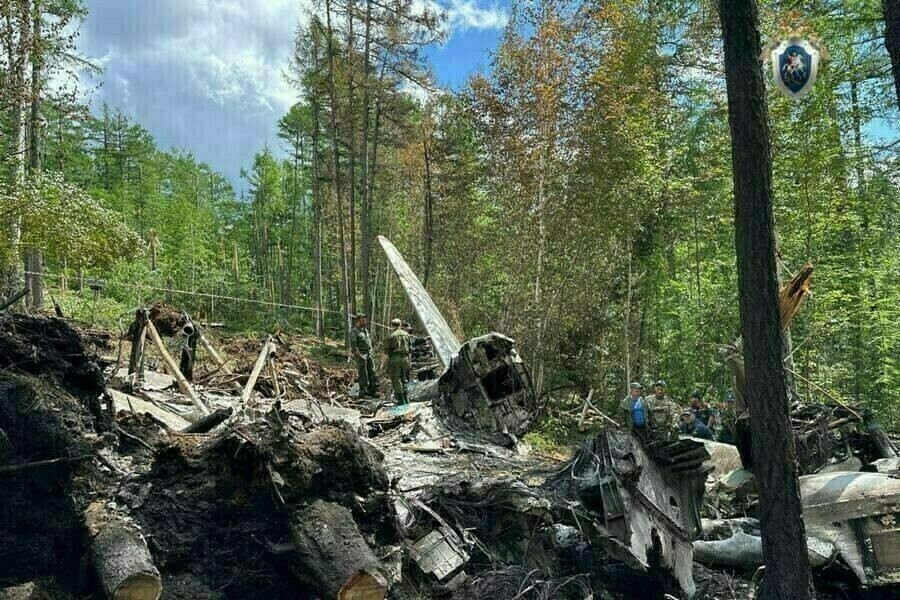 Семьи некоторых членов экипажа разбившегося под Тындой Ан24 получат по миллиону рублей