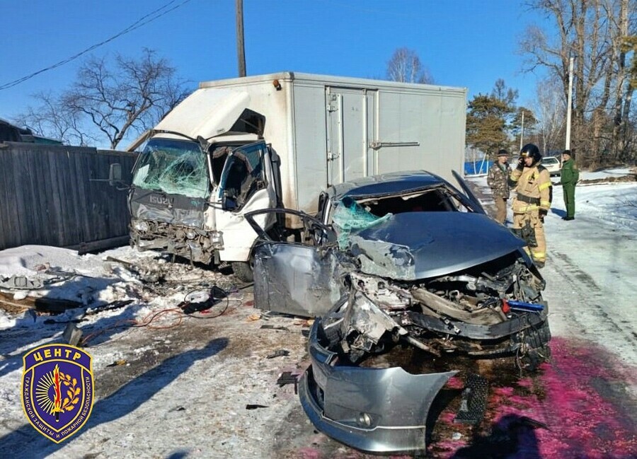 Водитель травмирован пассажир погиб о ДТП в Юхте рассказали спасатели фото