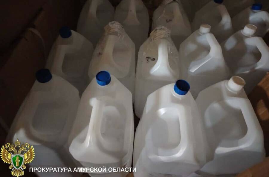 Больше 6 тысяч литров спирта без лицензии держал благовещенец в своем гараже