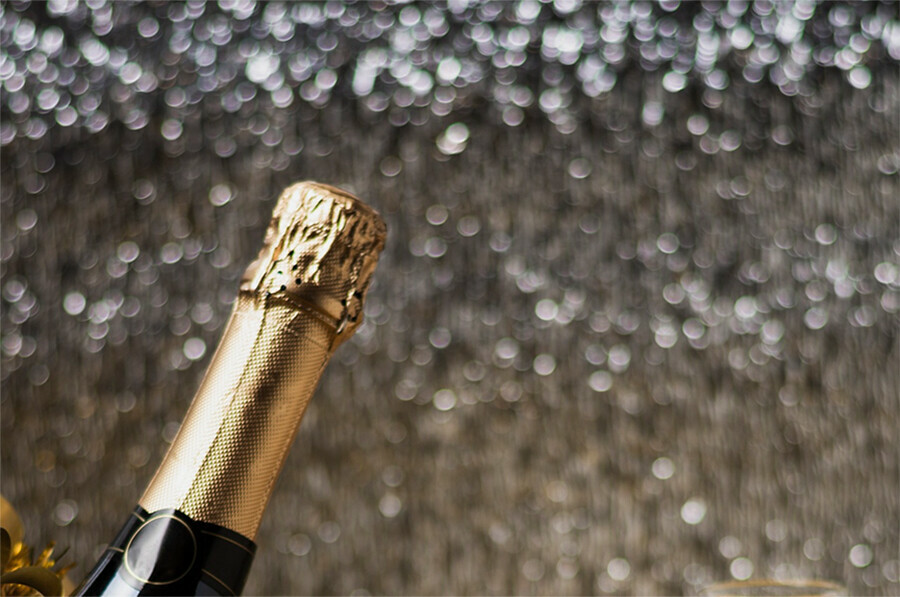 В России подорожало шампанское и подорожает еще