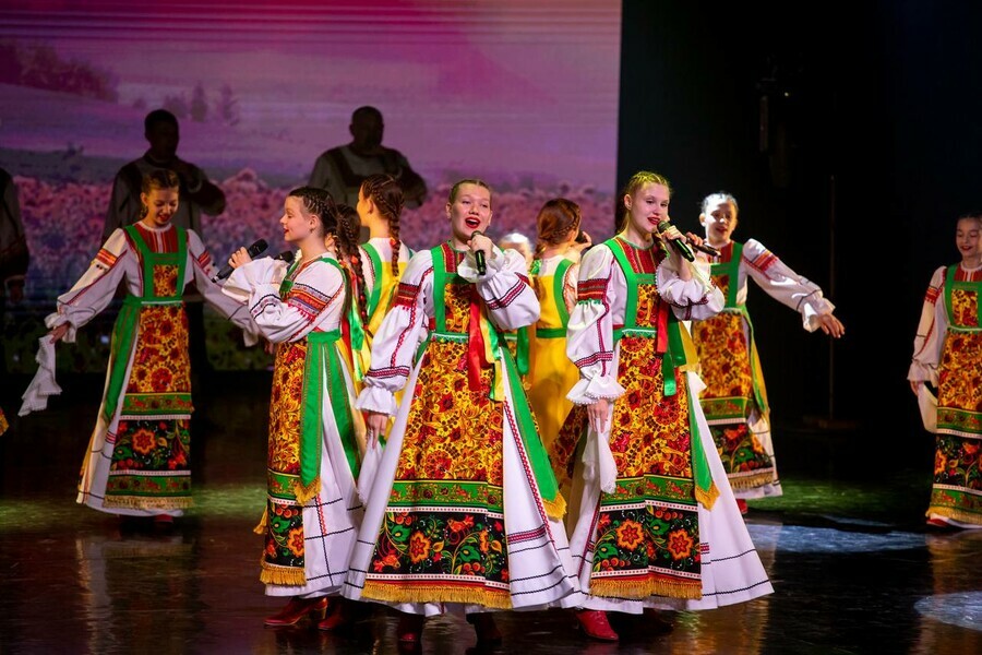 Власти Приамурья и Благовещенска поздравляют амурчан с Днем народного единства