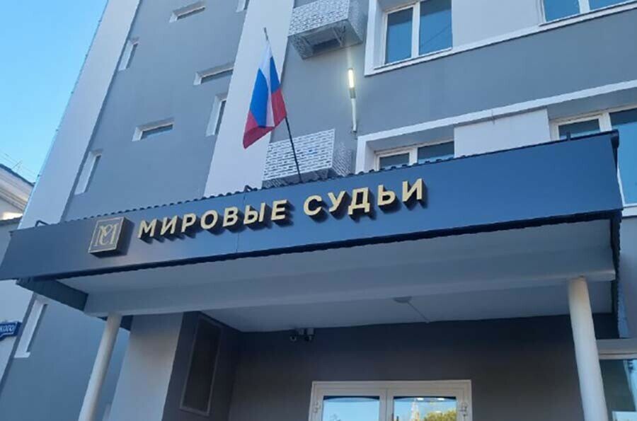 В Благовещенске директор ООО чтобы не платить долг манипулировал кредитами