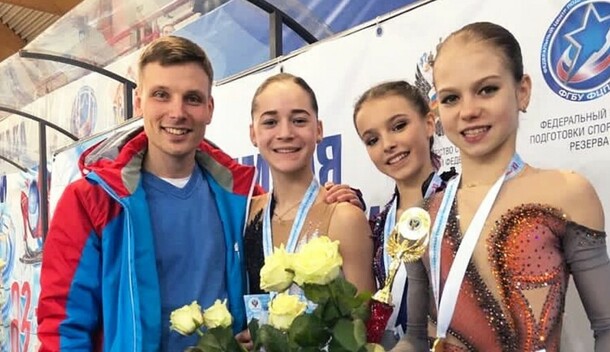 Я встала на один пьедестал с Трусовой и Щербаковой тренер по фигурному катанию Софья Хозяинова о работе с Рукавицыным переезде в Благовещенск и успехах
