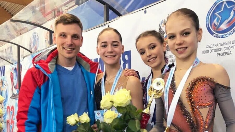 Я встала на один пьедестал с Трусовой и Щербаковой тренер по фигурному катанию Софья Хозяинова о работе с Рукавицыным переезде в Благовещенск и успехах