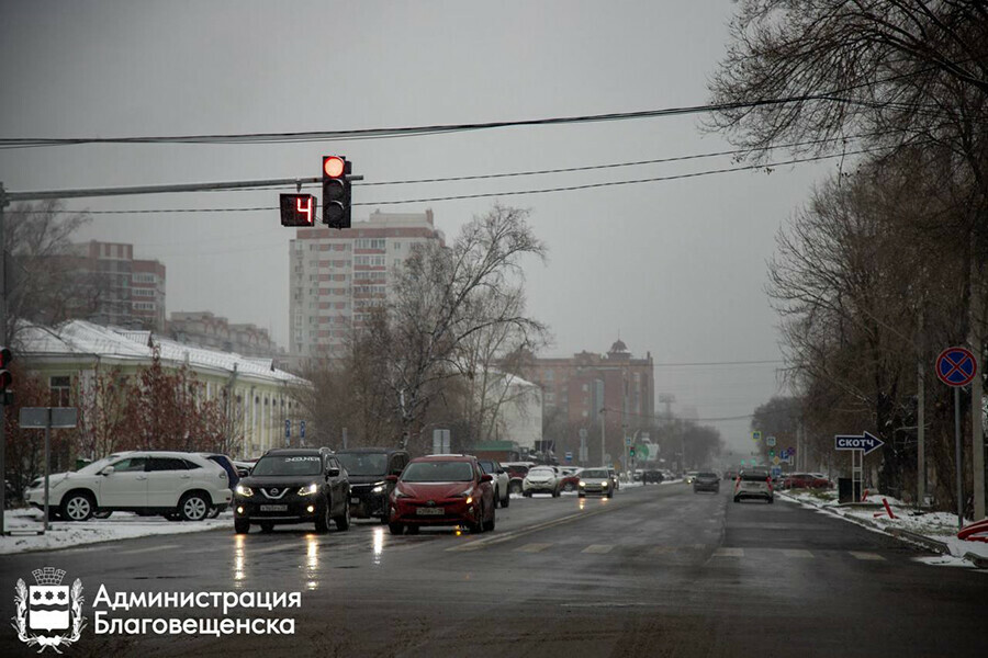 На одном из перекрестков Благовещенска асфальт уложат в один слой и откроют проезд Что с автобусами
