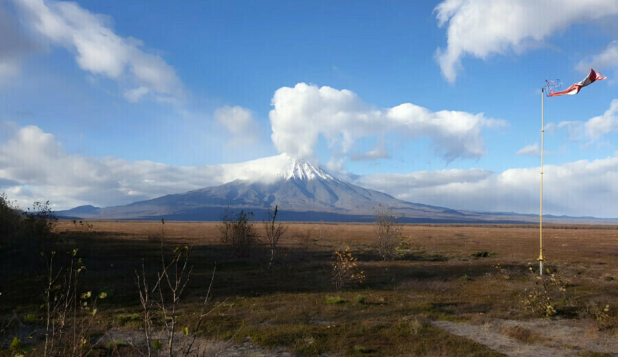 На Камчатке сошла лавина под ней могли быть люди