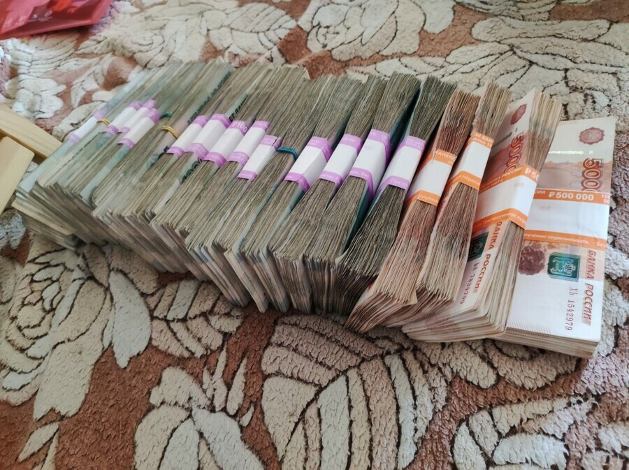 Пенсионерка обманула мошенников на 17 миллиона рублей