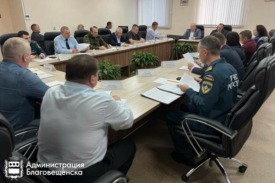 Благовещенцы подвергают себя смертельной опасности нарушая правила безопасности на водоемах фото 