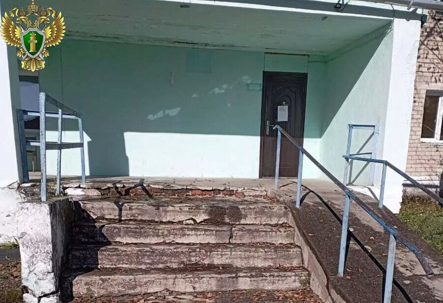 В Приамурье суд обязал больницу отремонтировать собственное здание так как нарушения угрожали безопасности людей