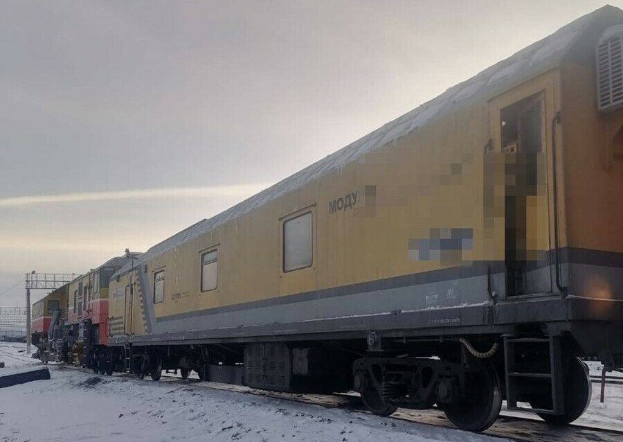 В Амурской области мужчина пересекая ждпути погиб под поездом