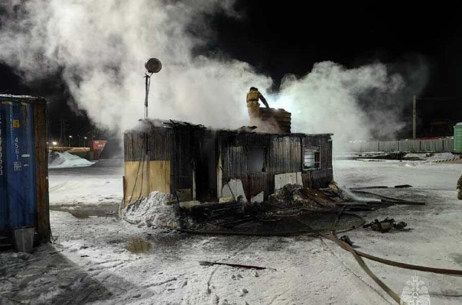 В Тынде в пожаре погиб человек фото