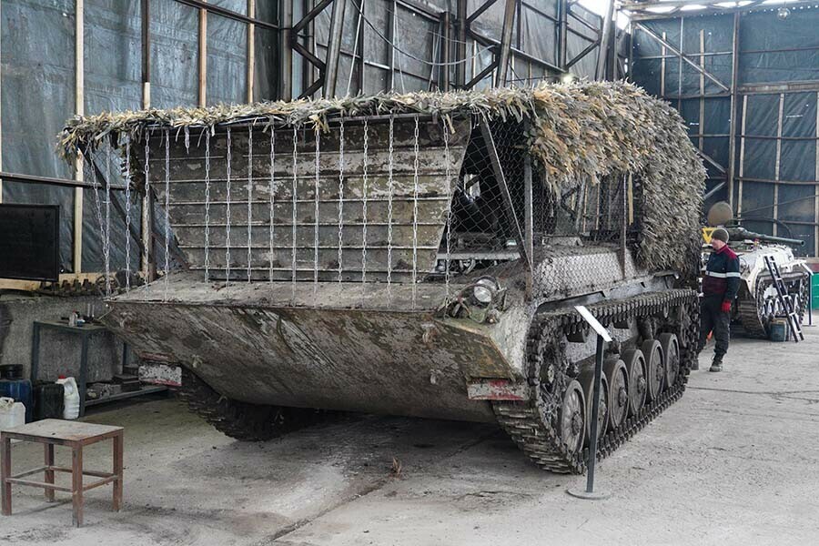 Чем занимаются амурские бойцы в рембате в Новороссии фото