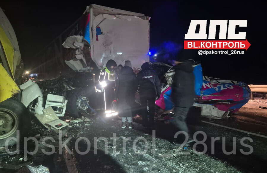 Смертельное ДТП произошло в Амурской области погиб водитель грузовика известного маркетплейса видео