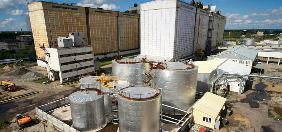 Смертельный случай на маслоэкстракционном заводе в Белогорске мужчину раздавило между металлоконструкциями