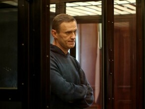 Суд заменил Алексею Навальному условный срок на 35 года колонии