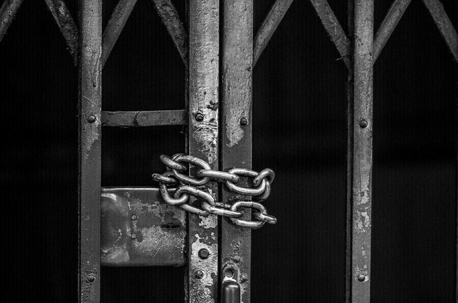 Благовещенец жестко и с угрозами вымогал миллионы у китайского бизнесмена  владельца кафе