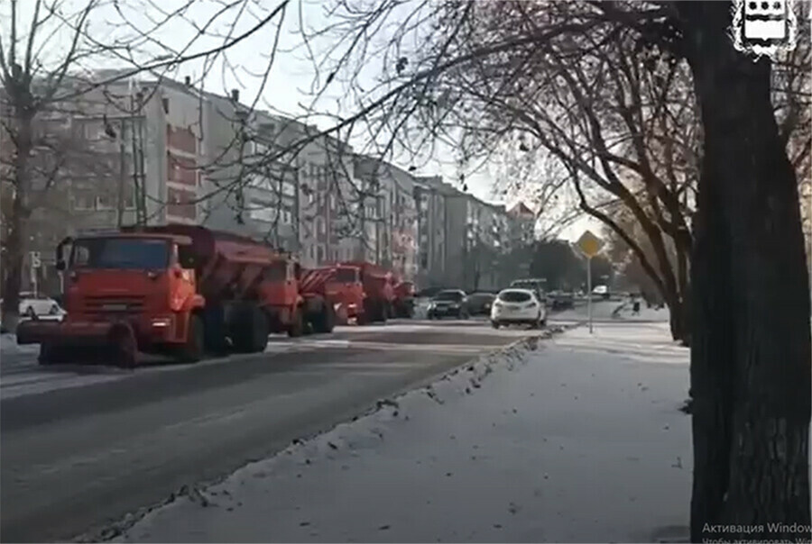 Сколько дорог и остановок Благовещенска очистили за неделю и сколько высыпали отсева видео