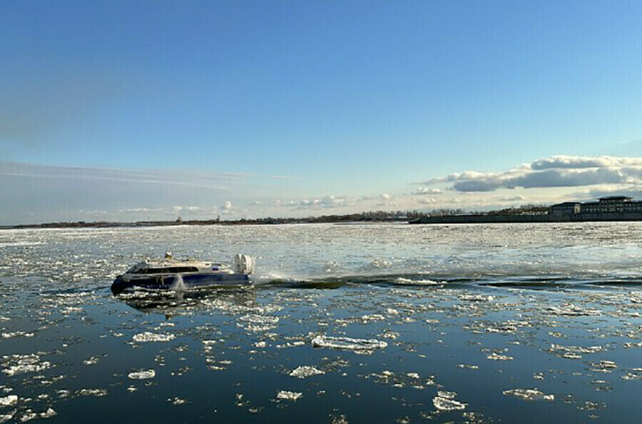 В новогодние праздники россияне смогут переправляться в Китай из Благовещенска на китайских СВП 