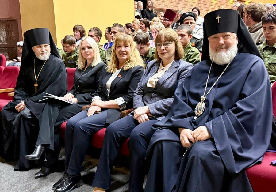 На Амурских областных Ермогеновских чтениях обсудили формирование современной личности