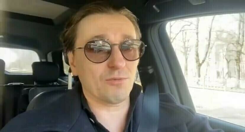 Безруков подал иск изза масок с его лицом