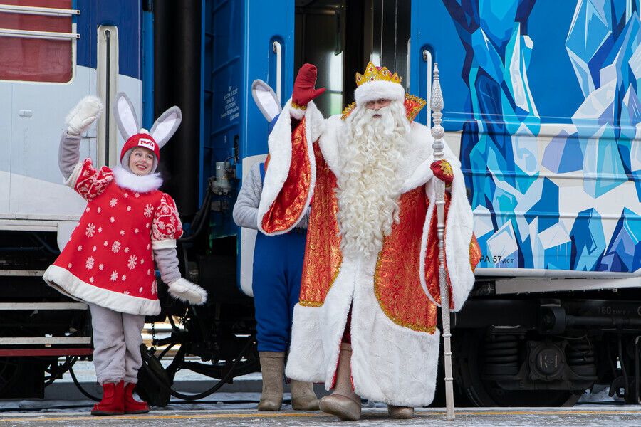 Как Благовещенск встретил поезд Деда Мороза прибывший в столицу с опозданием Фоторепортаж Amurlife