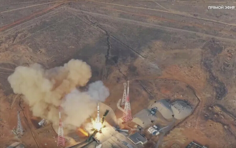 На Байконуре после запуска ракетыносителя Союз21а поврежден стартовый стол