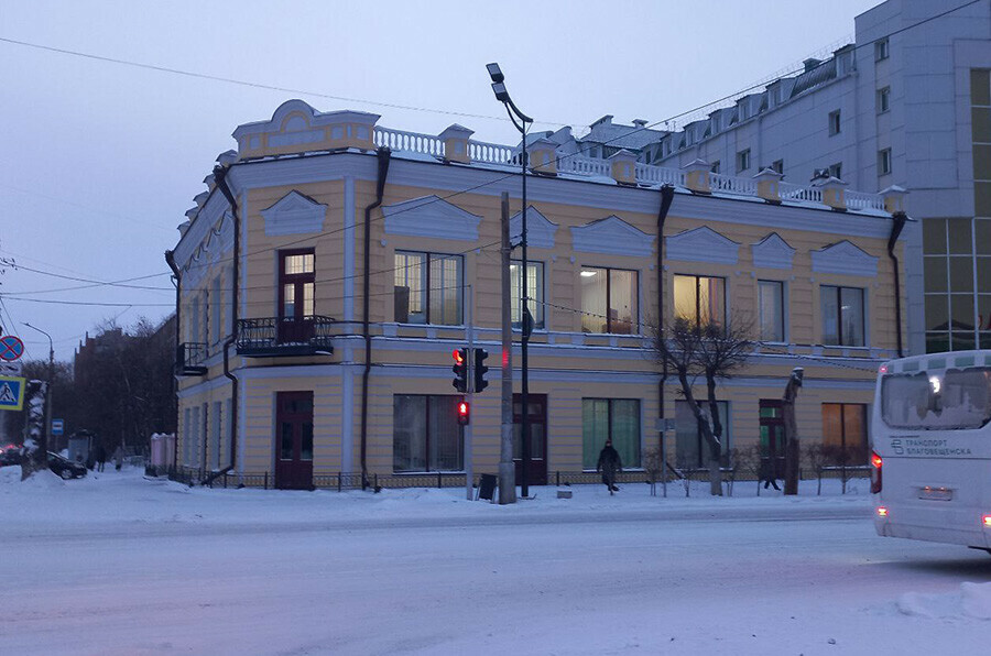 Дореволюционному зданию Благовещенска вернули исторический облик