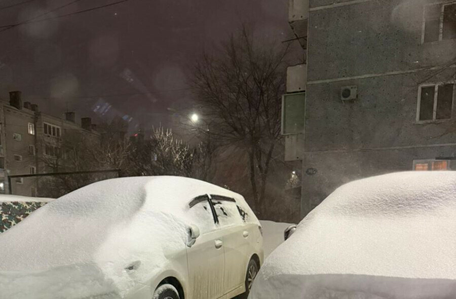 В Благовещенске девушка протаранила три автомобиля у уехала