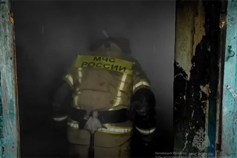 В отдаленном районе Благовещенска в пожаре погиб мужчина видео