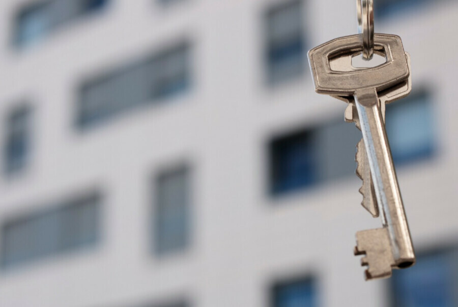 В Благовещенске выставили на продажу 3комнатную квартиру эксвоенного который не справился с платежами по ипотеке