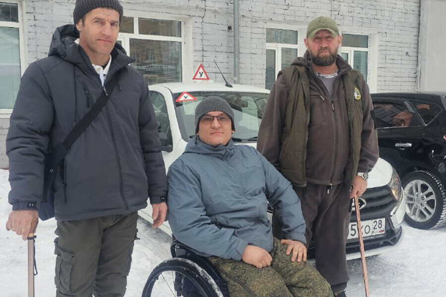 Ветеранов СВО обучают вождению автомобилей в Амурской области