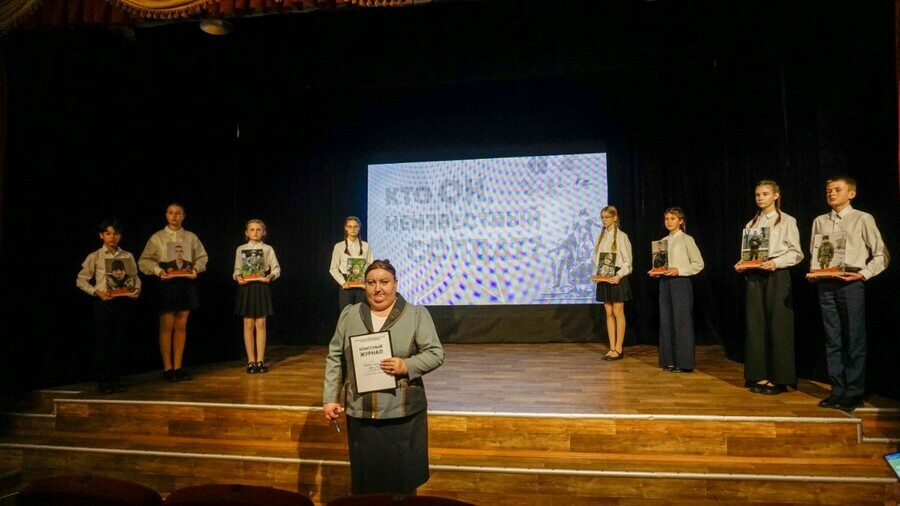 Необычный спектакльурок к Дню неизвестного солдата провели в Благовещенске